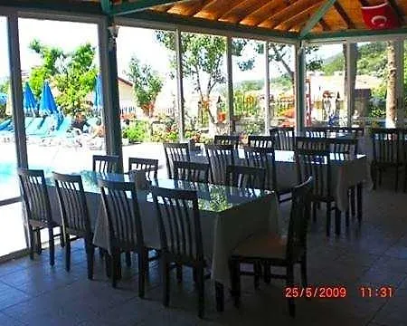 Red Rose Hotel 3*