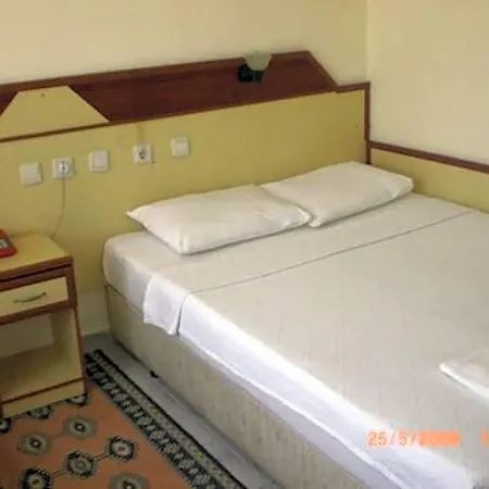 Hotel Red Rose 3*