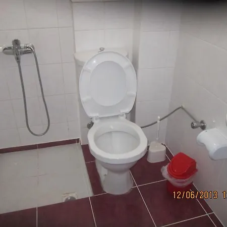 Red Rose Hotel