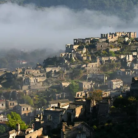 מלון Red Rose אולודניץ